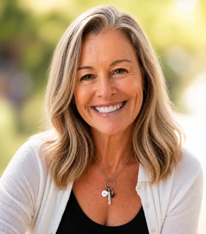 Betsy Hart_